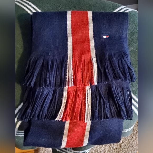 Tommy Hilfiger Navy Blue and Red Unisex Knit Scarf